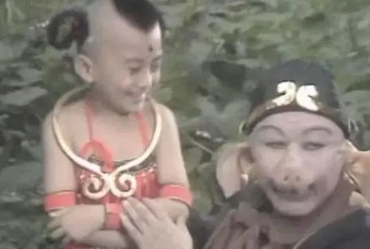DƬ